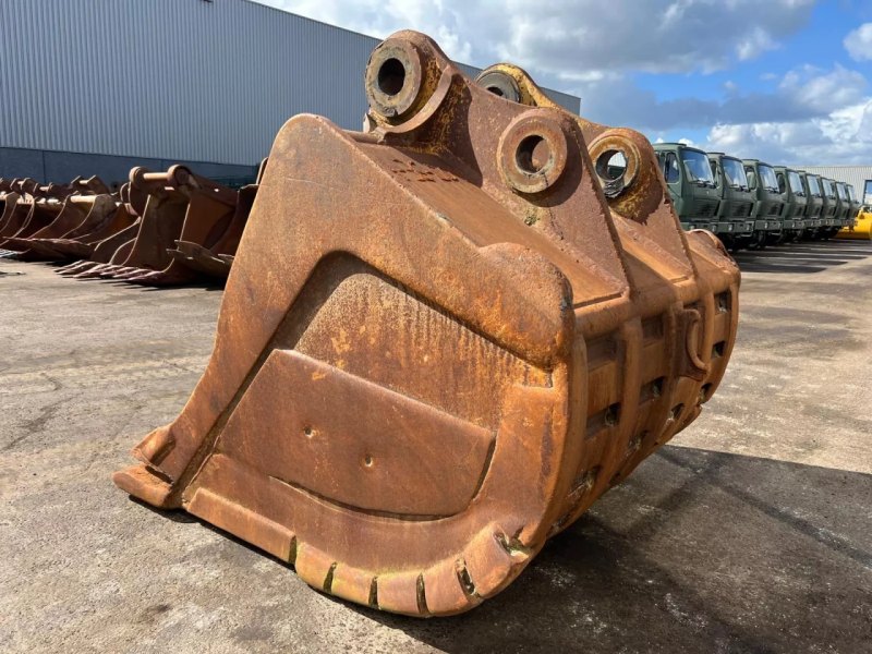 Excavator bucket