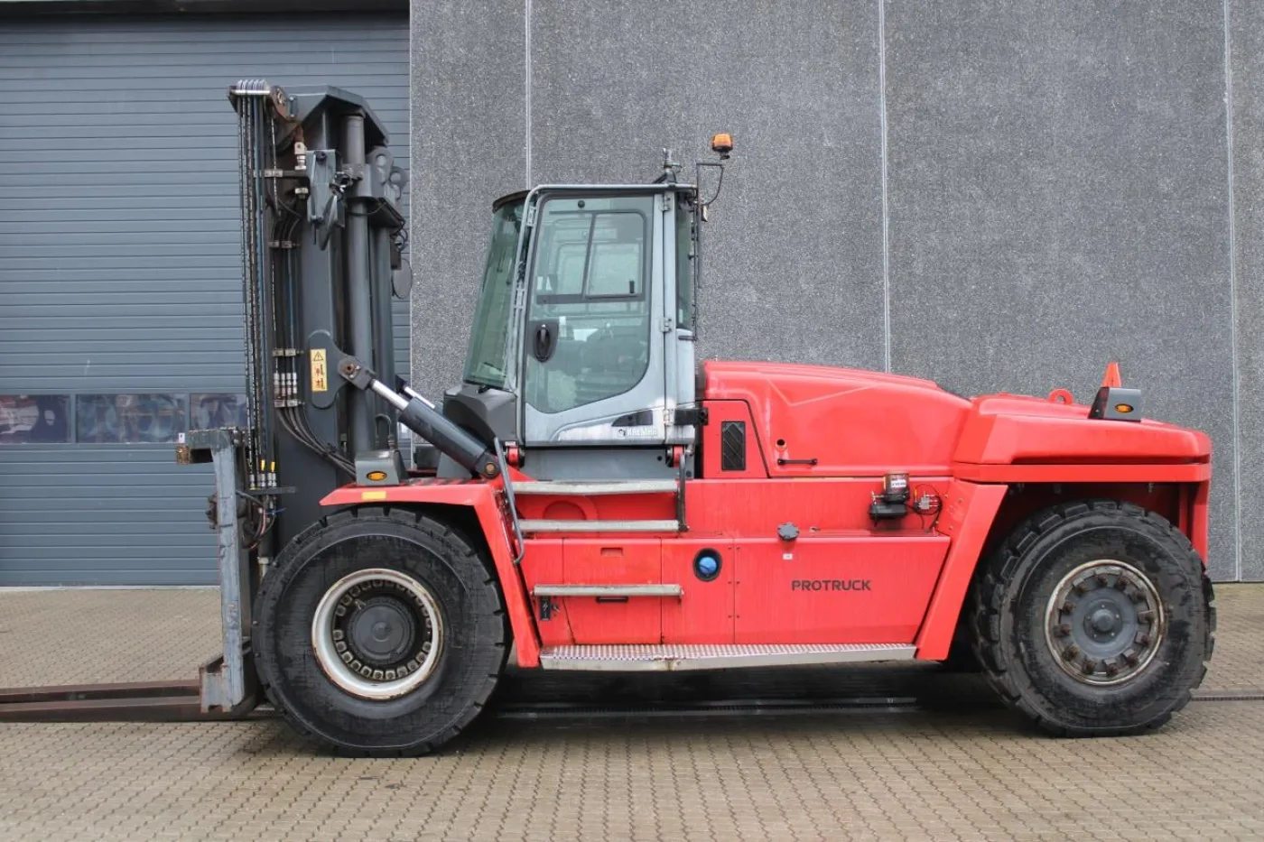 Kalmar DCG250-12 - 1