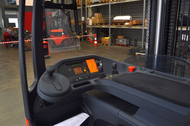 Schubmaststapler Linde R 16 HD 1120 (2018)