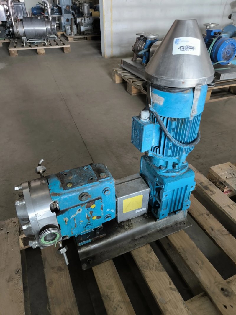 LOBE PUMP WAUKESHA CHERRY-BURRELL 030-U2C