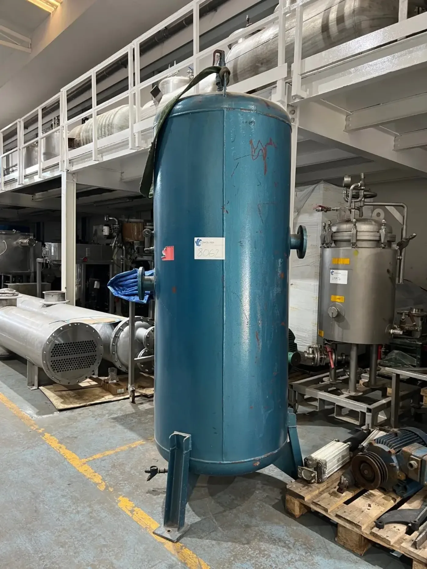 USED 500 LITER IRON TANK - 6