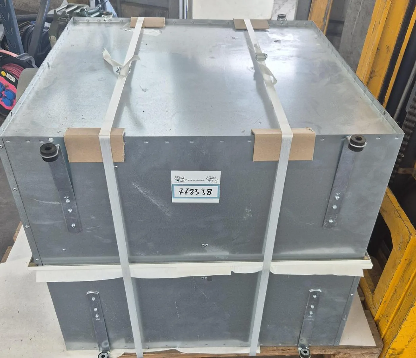 Trox Zuluft-Auslassbox 203TLLK_001/3-A48 76x76x32 cm - 3