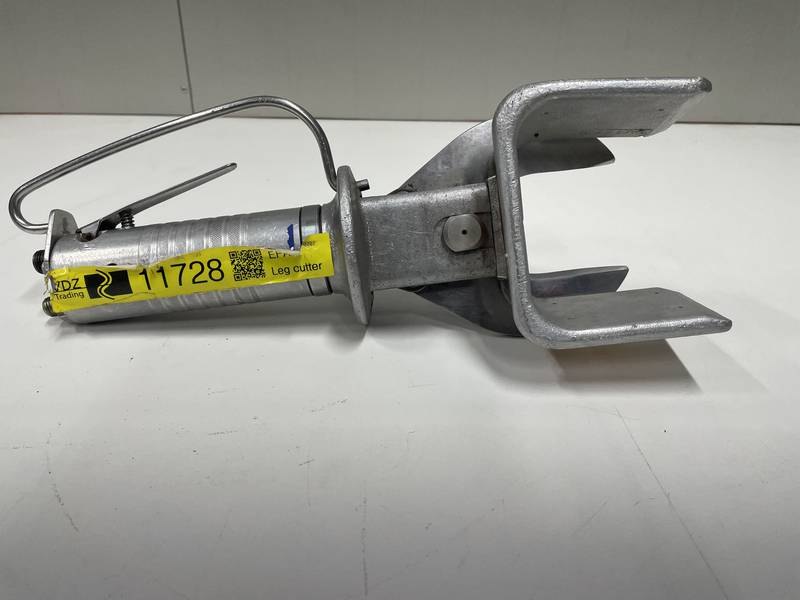 Leg cutter