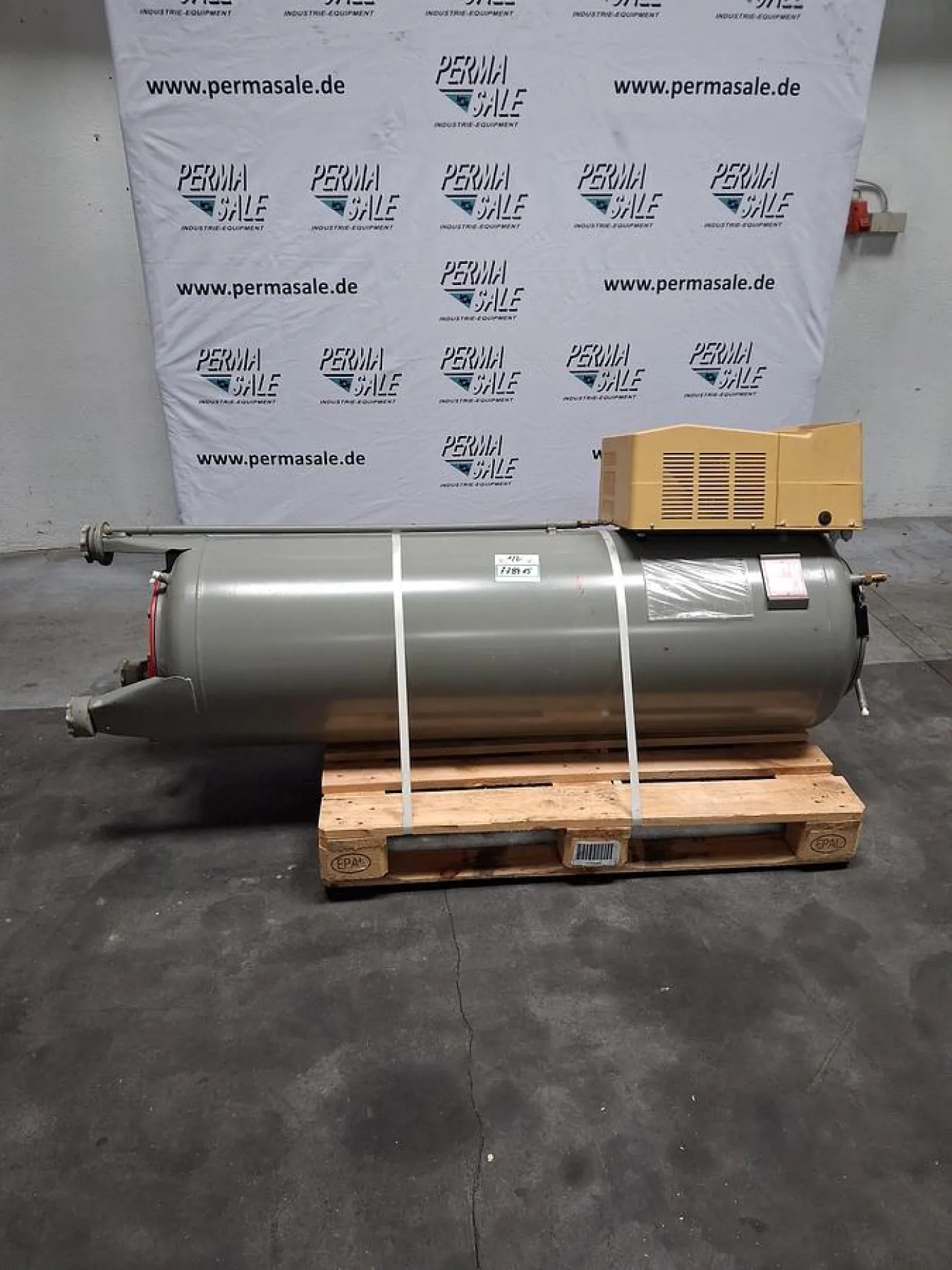 Pneumatex EG Expansionsgefäße mit einem Fassungsvermögen von jeweils 300 Litern - 1