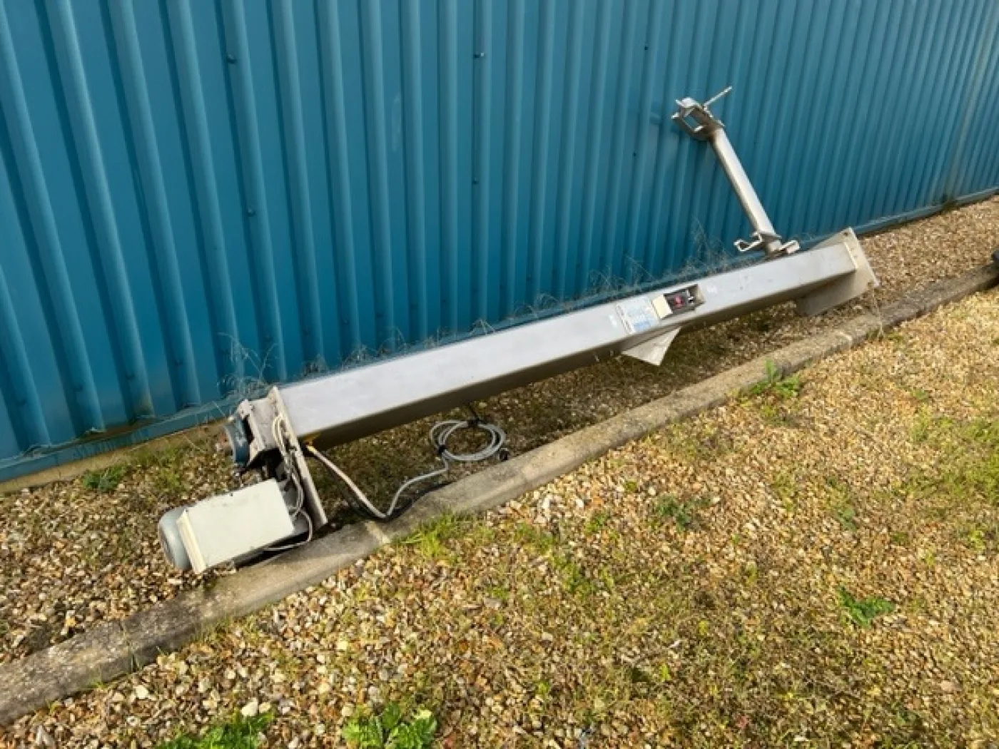 Tote Bin Hoist – Adjustable Height - 1