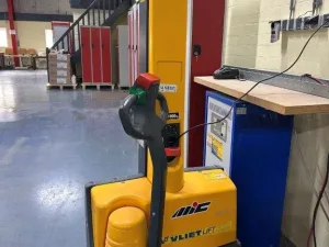 Jungheinrich EMC 110 electric pallet lift