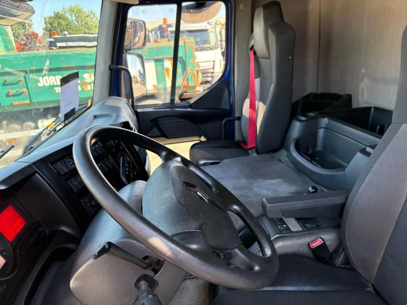 Renault D 19,380 + MOT 17-07-2027 + EURO 6 - 8