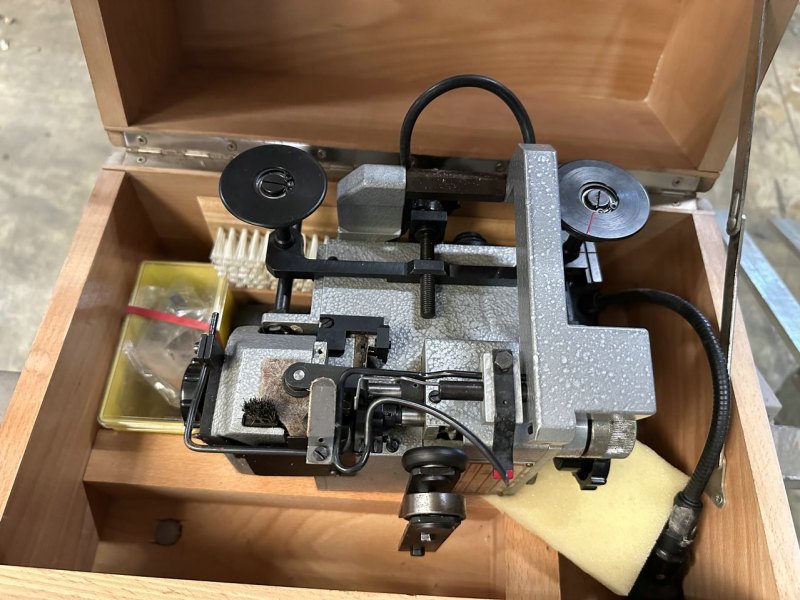 Fischer-Poege - reed drawing-in machine, type WBE